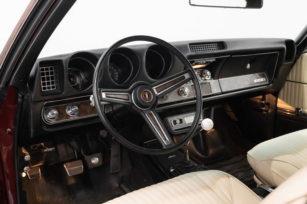 1969 Oldsmobile 442 Red Montreal - photo #12