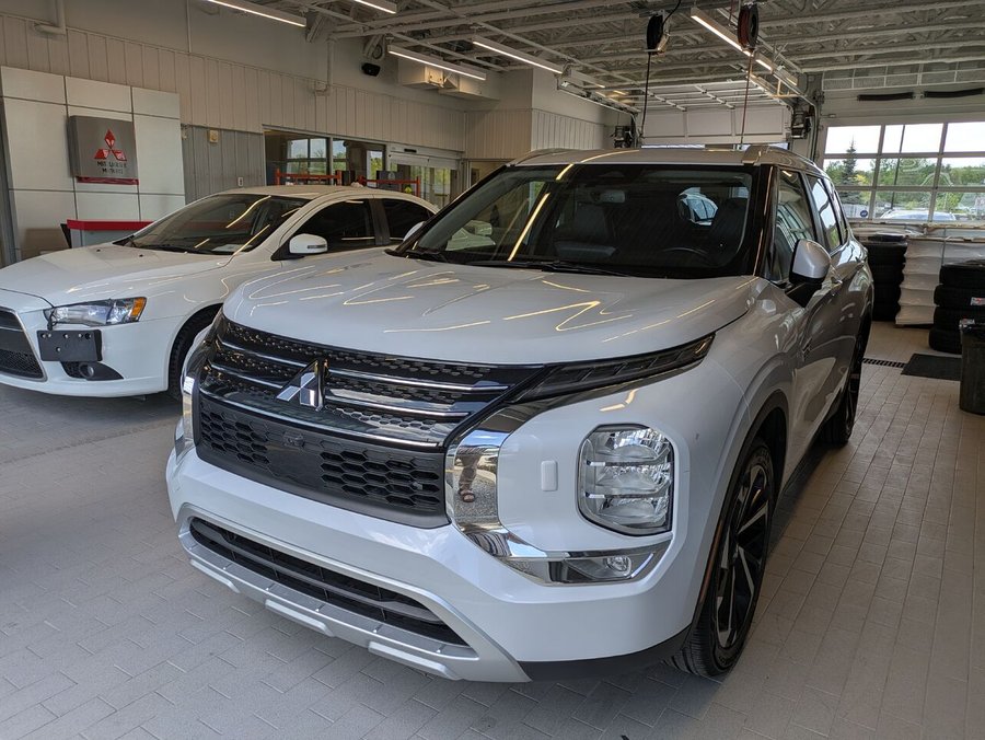 2023 Mitsubishi Outlander Plug-In Hybrid SEL AWD White
