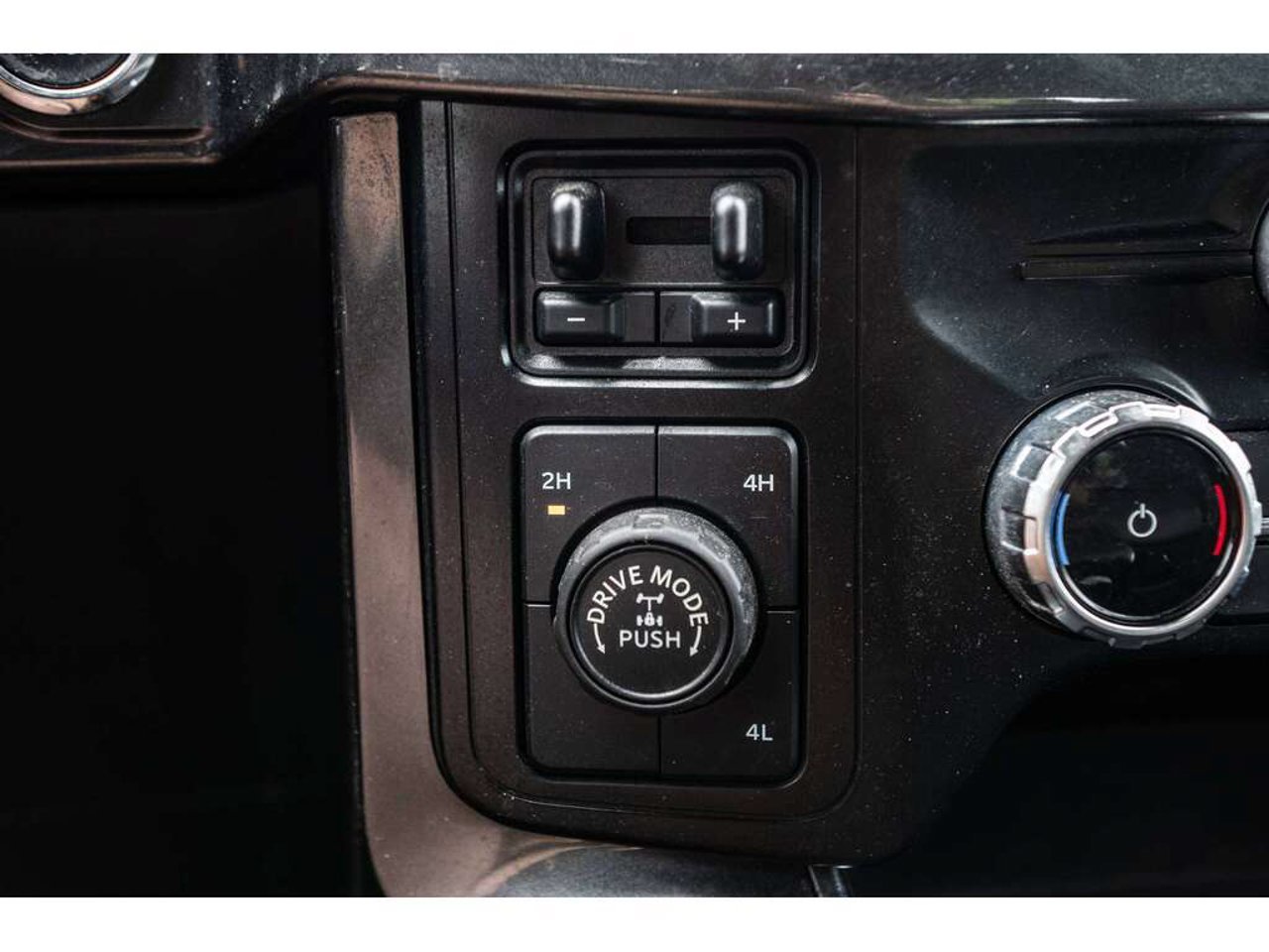 Ford F-150 2023 Gris Sainte-Julienne - photo #25
