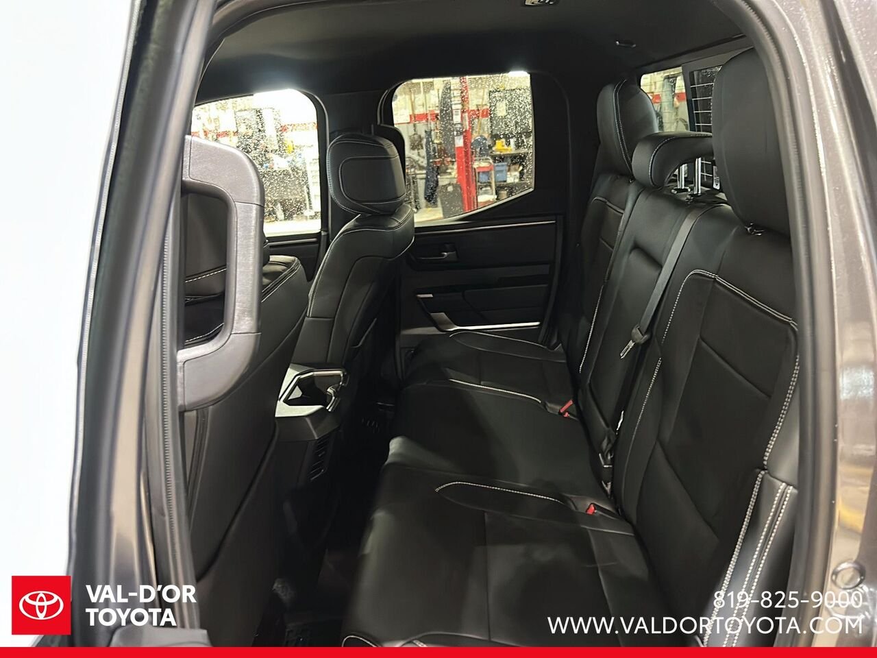 2026 Toyota Tundra SR5 Double Cab 4x4 caisse longue Magnetic Grey Metallic Val-d'Or - photo #8