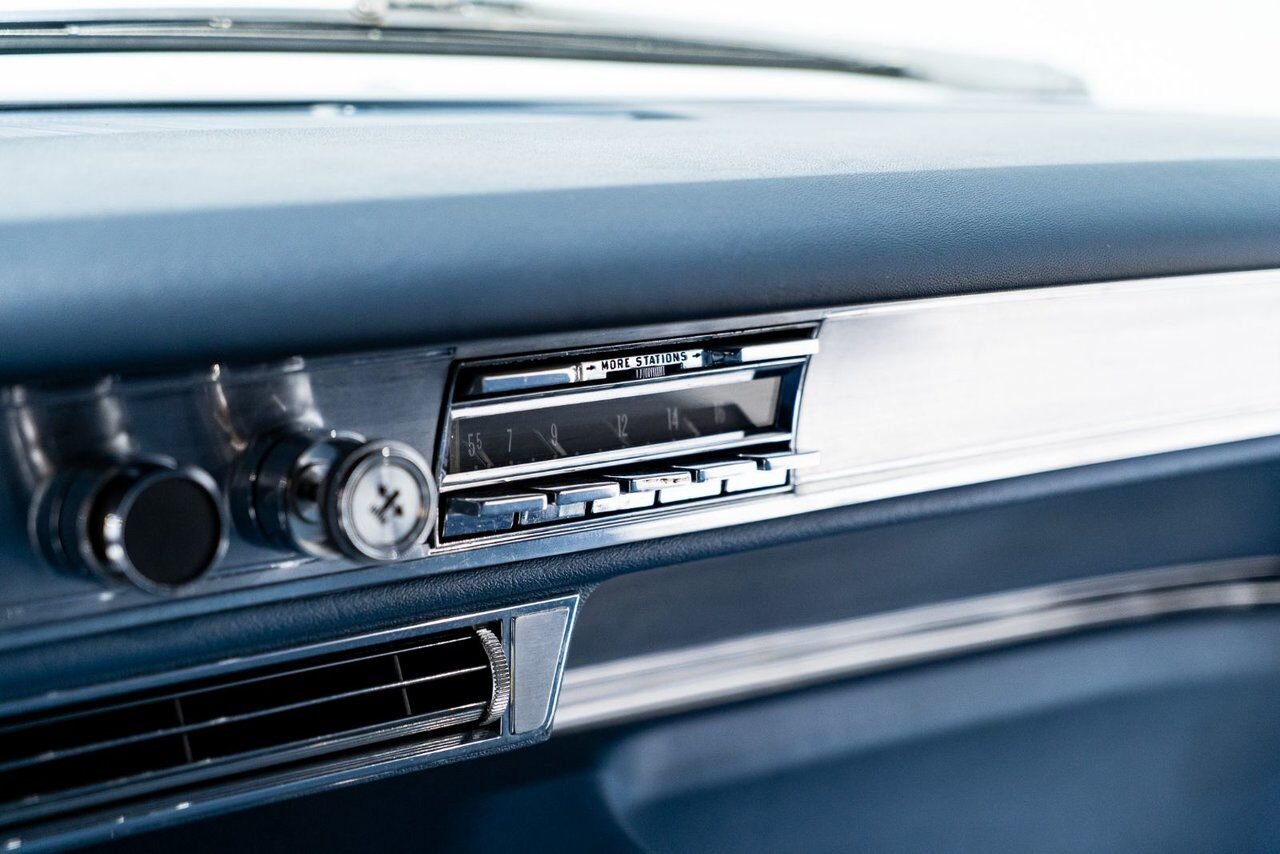 Cadillac Fleetwood **PRICE IN USD** Factory Limo dual AC with only 18,892 miles 1966 Blanc Montréal - photo #85
