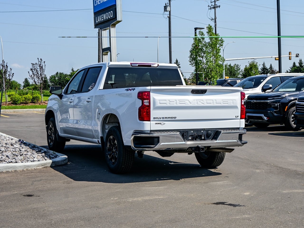 2025 Chevrolet Silverado 1500 4WD Crew Cab 147 LT White Sherwood Park - photo #10