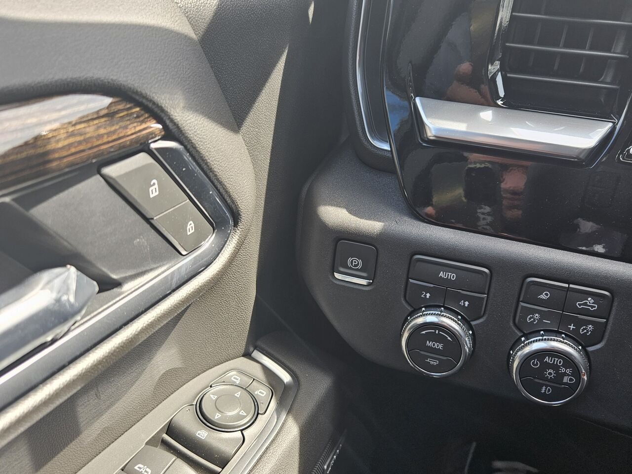 GMC Sierra 1500 Elevation cabine multiplace 4RM 157 po 2026 NOIR ONYX Thetford Mines - photo #18