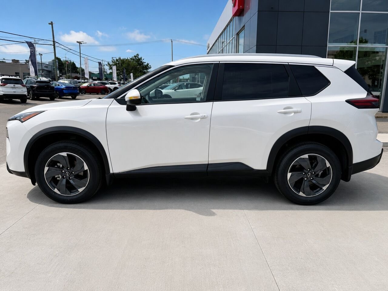 2026 NISSAN Rogue ROGUE SV TOIT OUVRANT Everest White Tricoat Pearl Châteauguay - photo #1