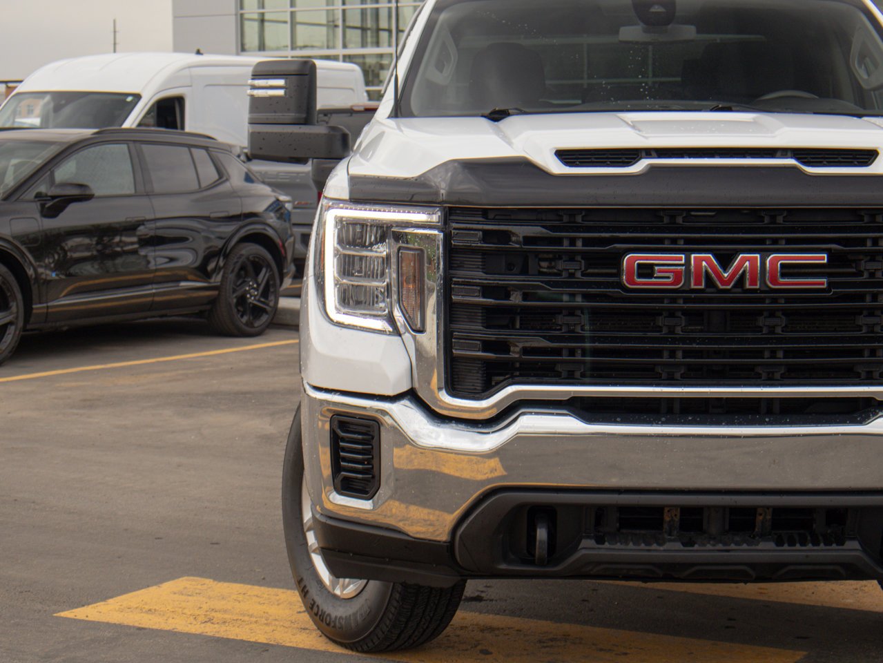 2022 GMC Sierra 2500HD 4WD Crew Cab 159 Pro White Sherwood Park - photo #4