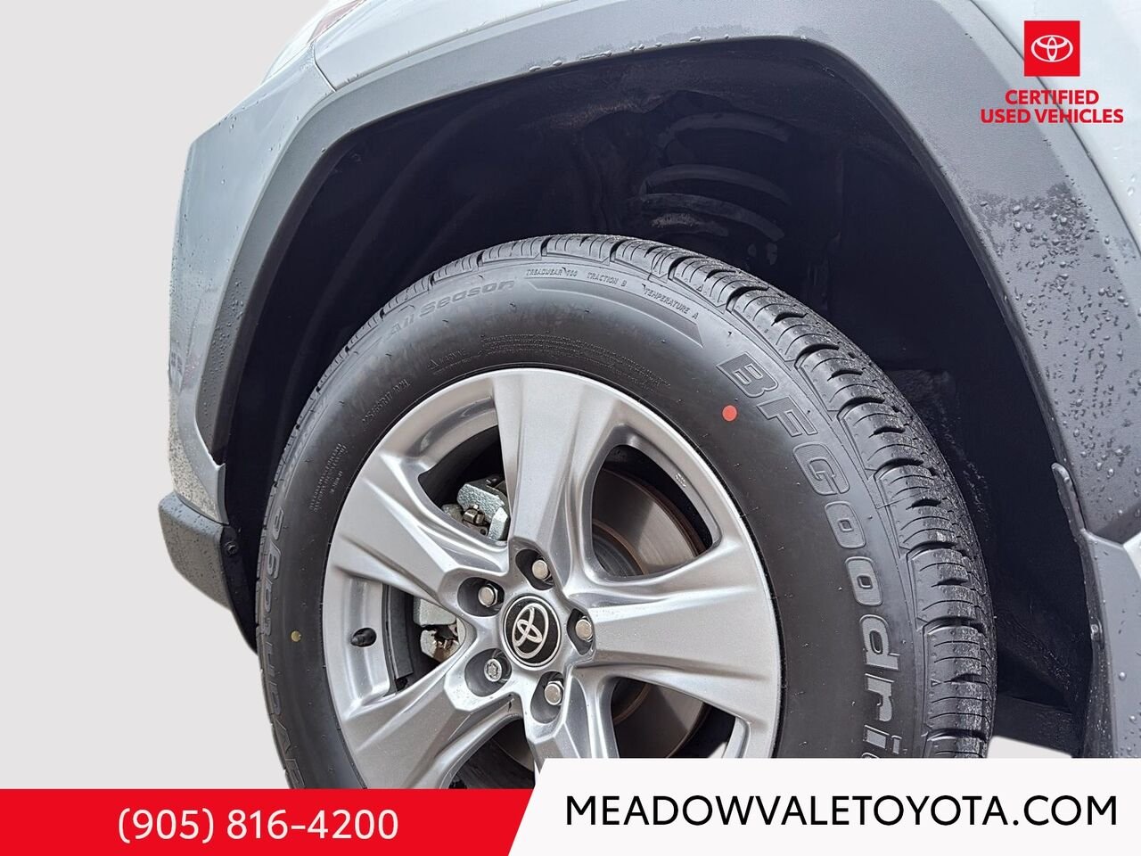 2025 Toyota RAV4 Heated steering wheel, Back-up Camera, Power moonroof, power liftgate Silver Mississauga - photo #6