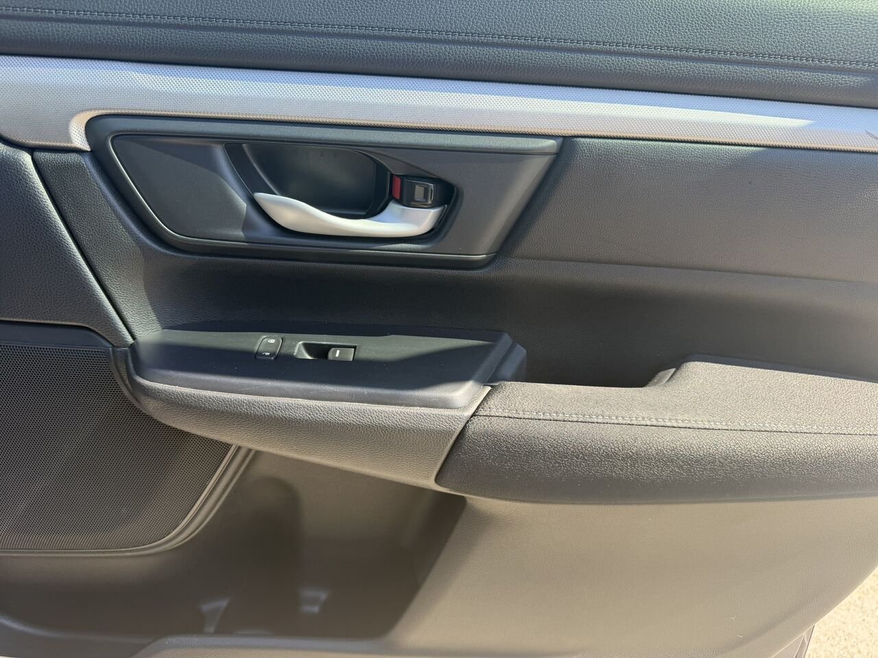 2019 Honda CR-V LX Black Laval - photo #16