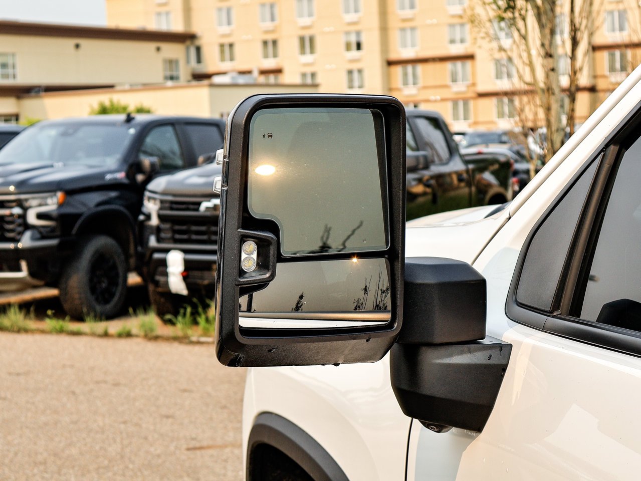 2024 Chevrolet Silverado 2500HD 4WD Crew Cab 159 LTZ White Sherwood Park - photo #6