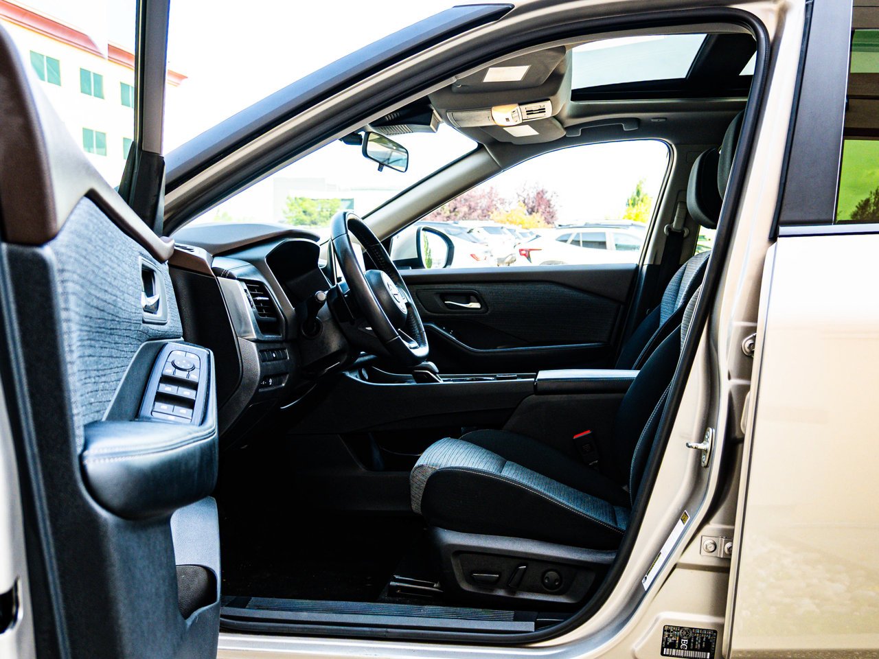 2023 Nissan Rogue AWD SV Moonroof Beige Sherwood Park - photo #16