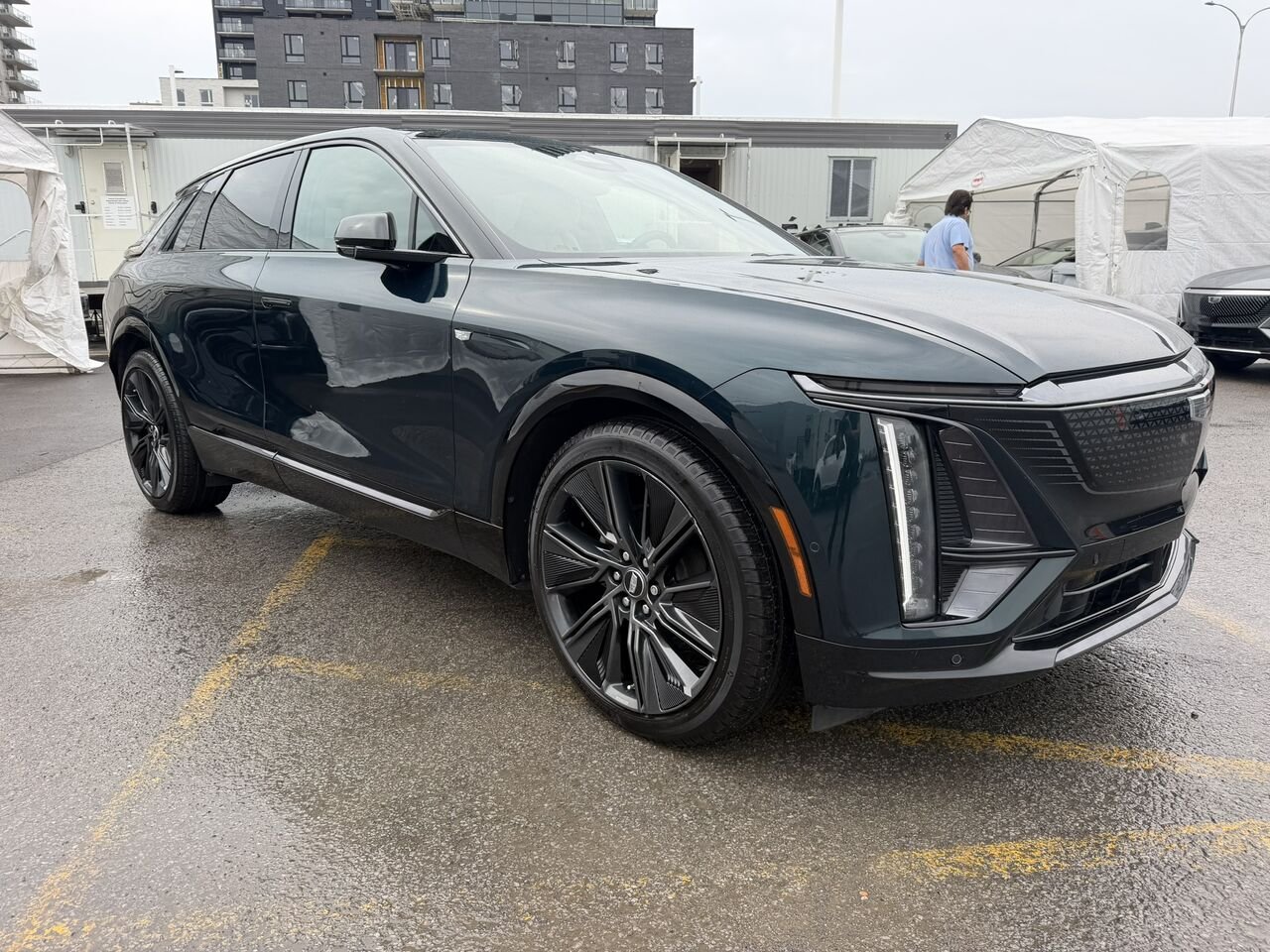 2024 Cadillac LYRIQ SPORT AWD NIVEAU 3 NAPPA FINANCEMENTÀ PARTIR 0.99% Green Laval - photo #1