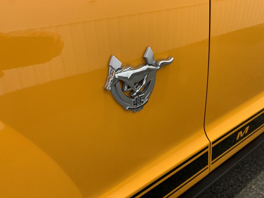 Ford Mustang CONVERTIBLE 2009 2009 Orange