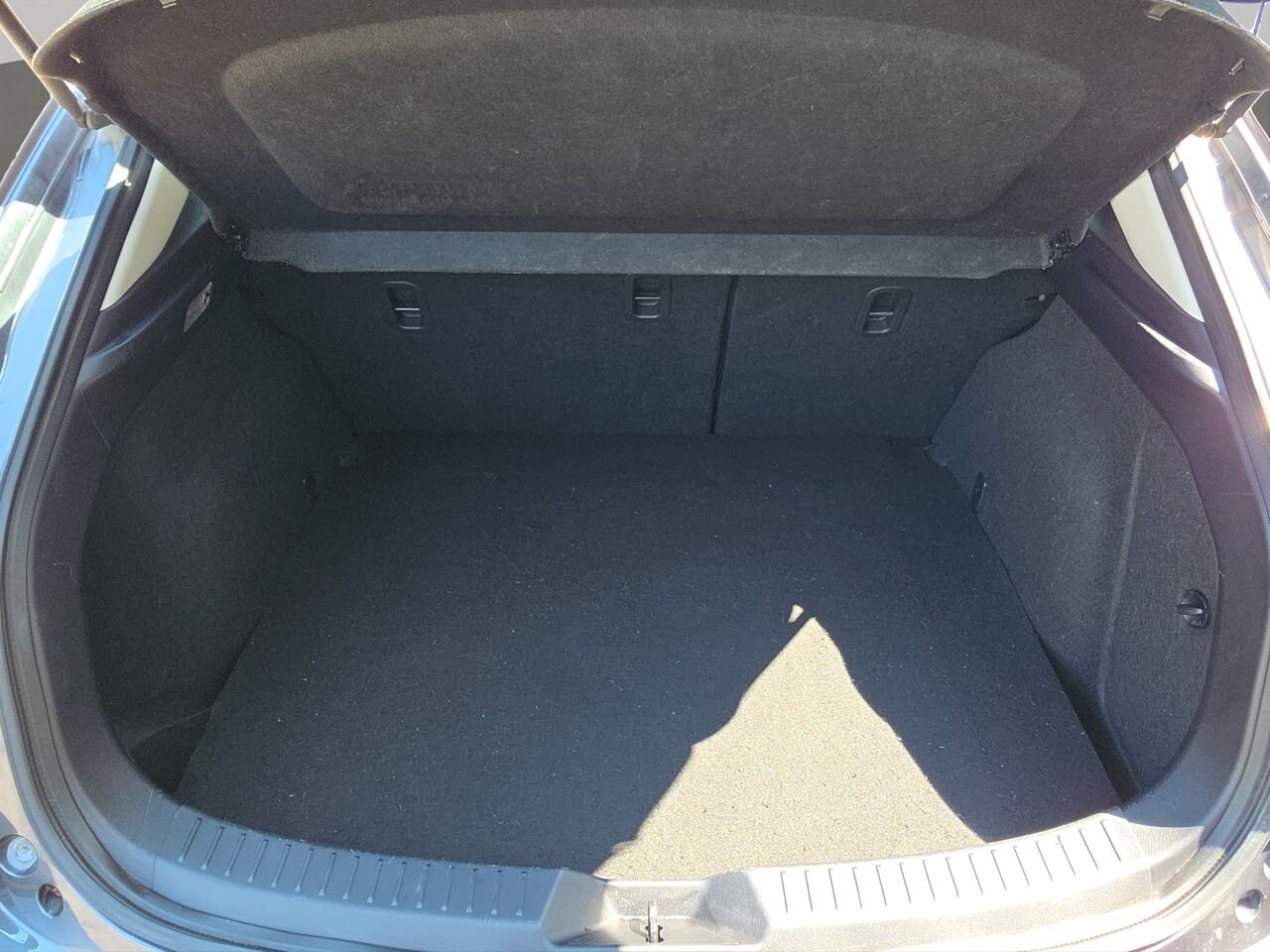 2016 Mazda Mazda3 Hayon 4 portes Sport, boîte automatique, GS Grey Val-David - photo #24