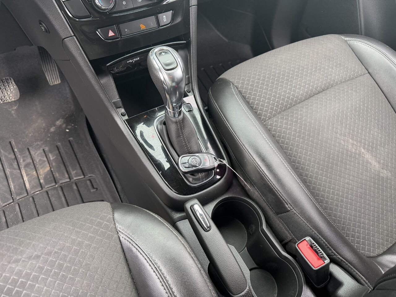 BUICK ENCORE PREFERRED Privilégiée 4 portes TA 2021 Blanc Ottawa & Gatineau - photo #3