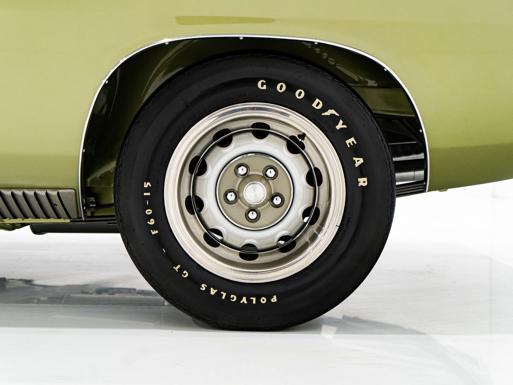 1970 Plymouth HEMI Cuda 1 de 3 Exemplaires Utilisés par la Division Course de Chrysler France **PRIX EN USD** Green Montreal - photo #44