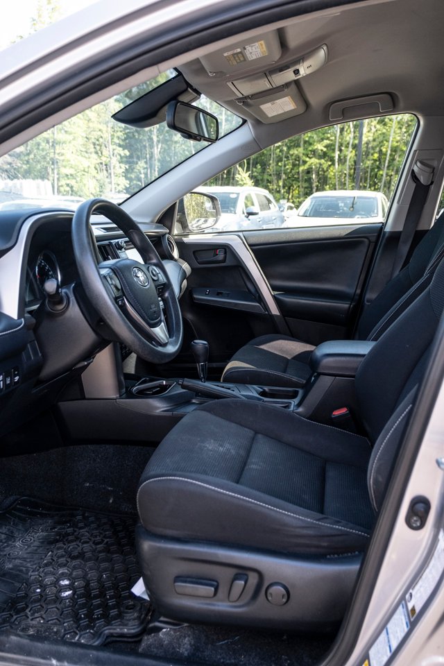 Toyota RAV4 2018 Gris Gatineau - photo #10