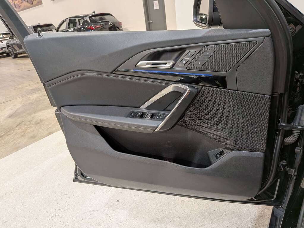 2023 BMW X1 xDrive28i Sports Activity Vehicle Black Val-David - photo #31