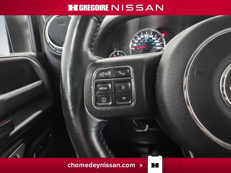 Jeep Wrangler Unlimited 2015 Argent Laval - photo #15