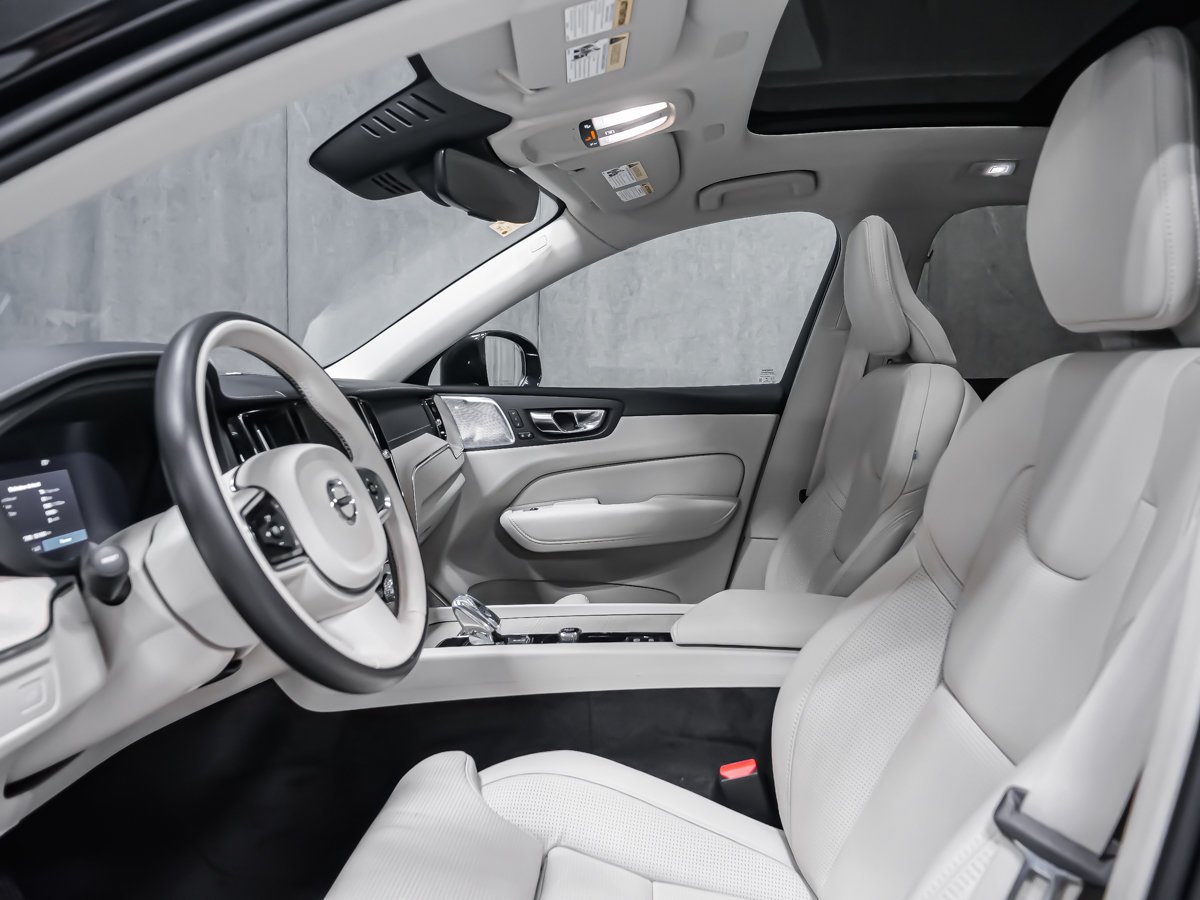 2022 Volvo XC60 B6 INSCRIPTION CLIMATE BOWERS & WILKINS Black Montreal - photo #12