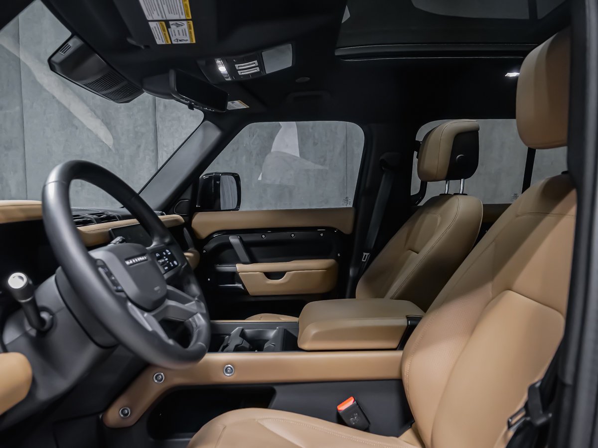 2026 Land Rover Defender X-Dynamic SE V8 Black Montreal - photo #37