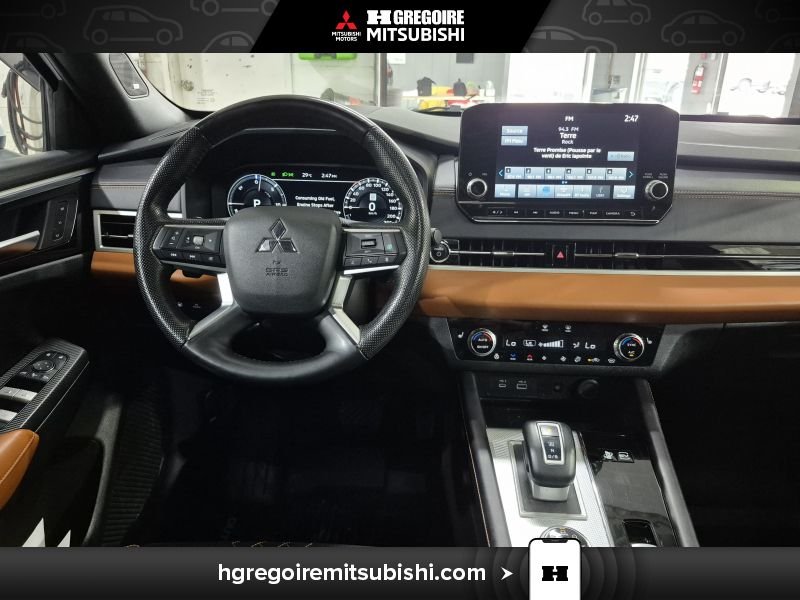 2023 Mitsubishi Outlander Plug-In Hybrid White Blainville - photo #18