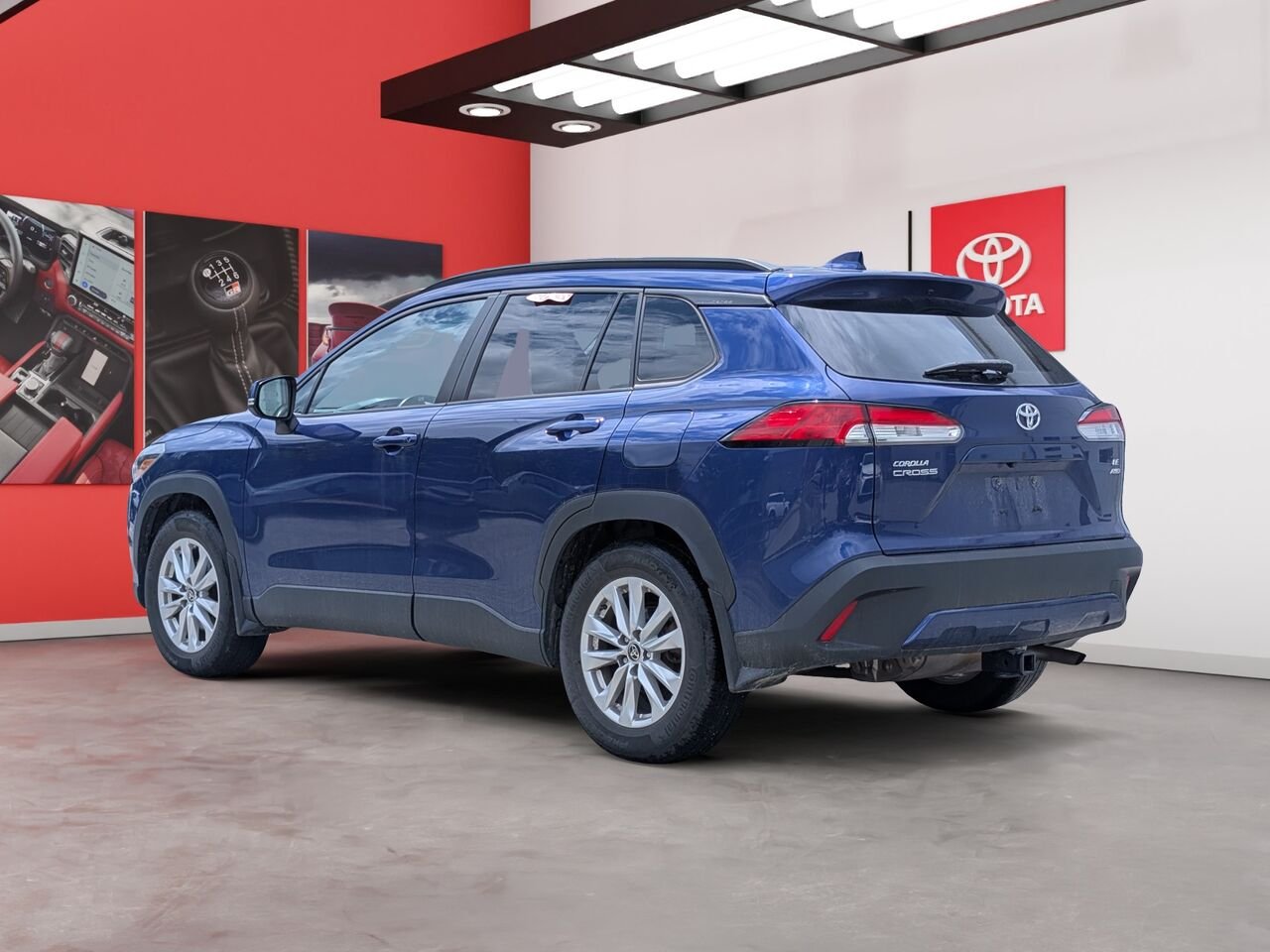 Toyota Corolla Cross LE/SIÈGES CHAUFFANTS/VOLANT CHAUFFANT/CAMÉRA DE RECUL/BLUETOOTH/AC 2022 Bleu Sherbrooke - photo #1