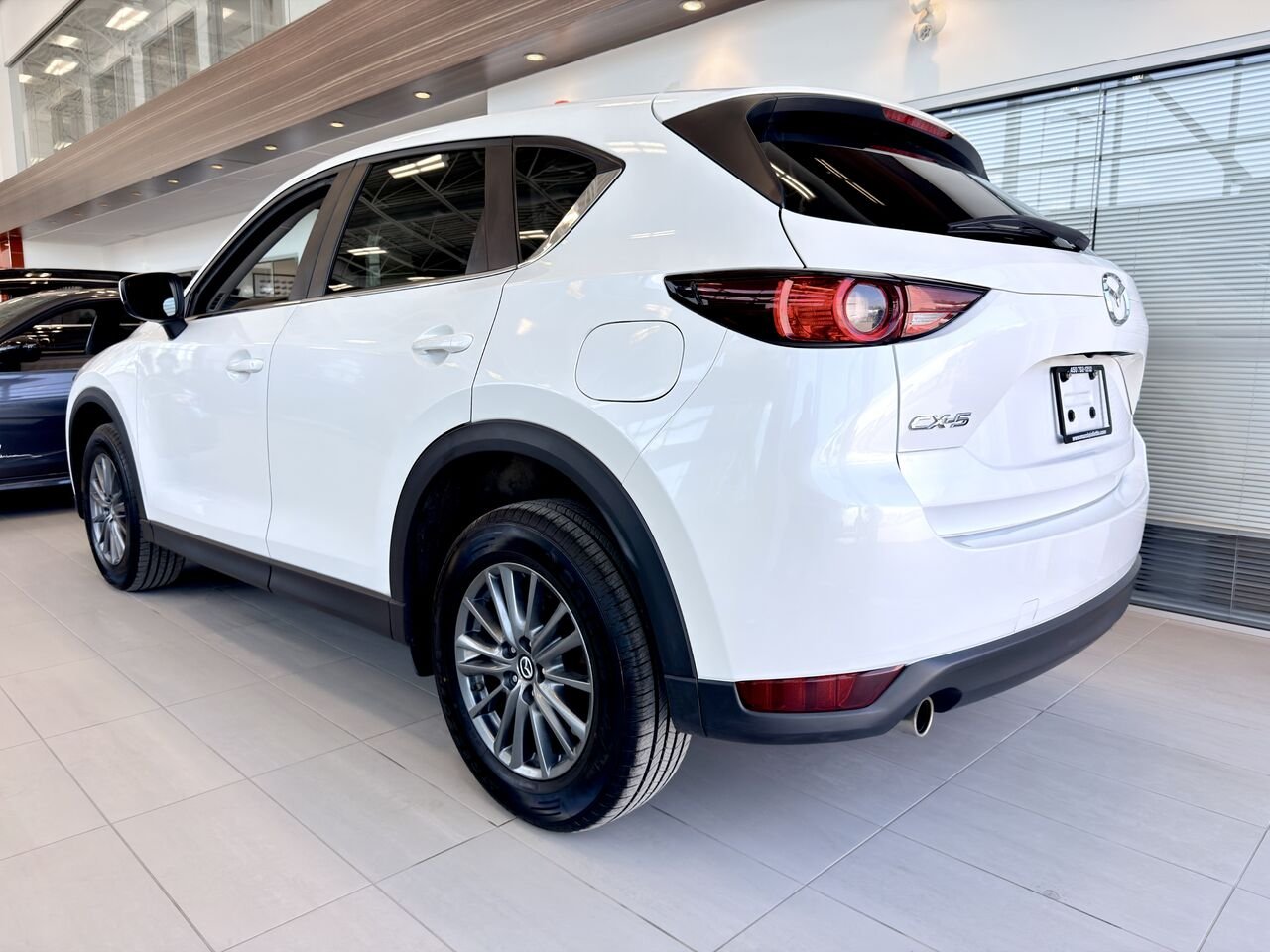 2017 Mazda CX-5 White Notre-Dame-des-Prairies - photo #8