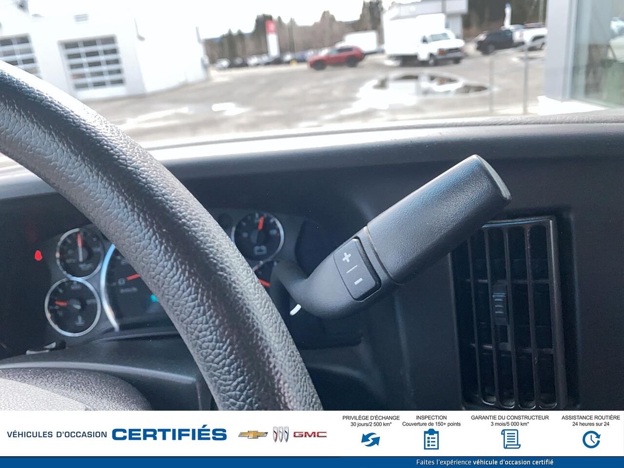 GMC Fourgonnette Savana utilitaire Traction arrière 2500 155 po 2019 Blanc Montmagny - photo #14