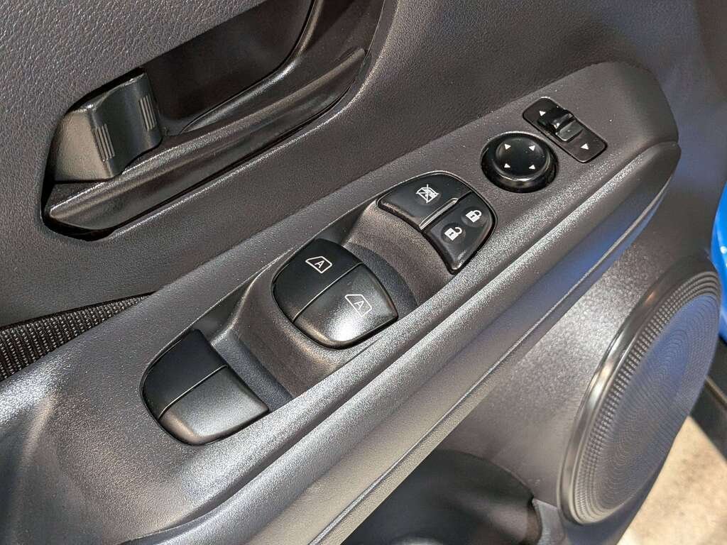 Nissan Kicks S FWD 2024 Bleu Val-David - photo #31
