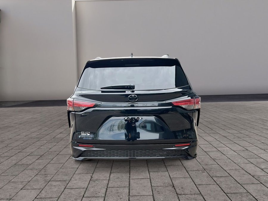 2026 Toyota Sienna XSE HYBRIDE 2026 Black