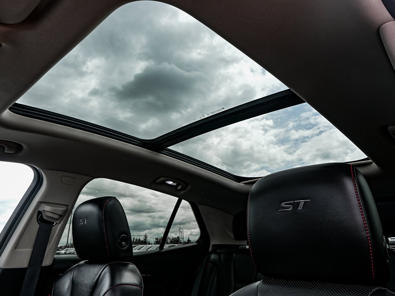 2023 Buick Envision AWD 4dr Essence White Sherwood Park - photo #10