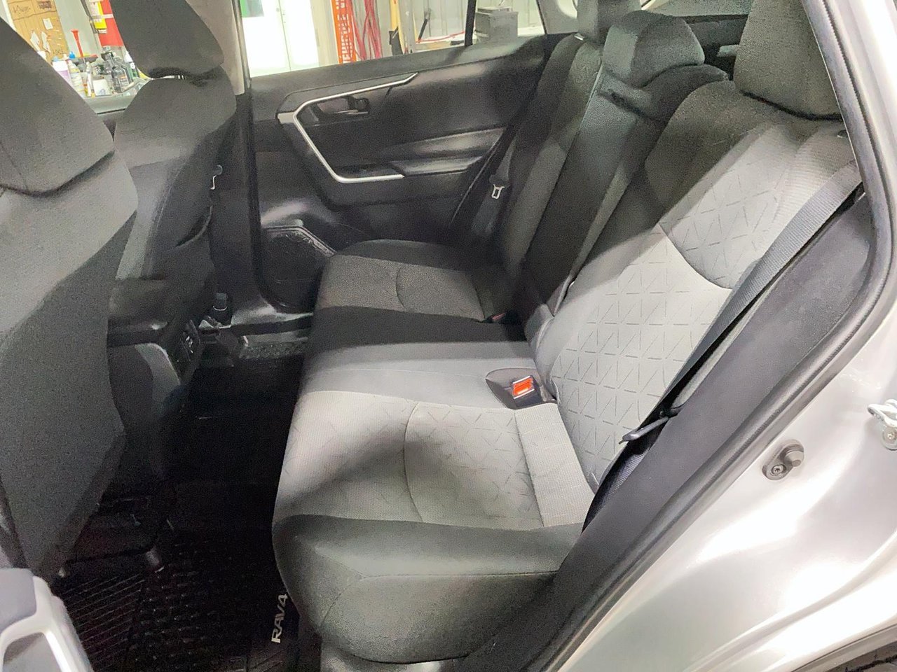 Toyota RAV4 NIV 2T3B1RFV2NW261100 2022 Gris Chicoutimi - photo #14