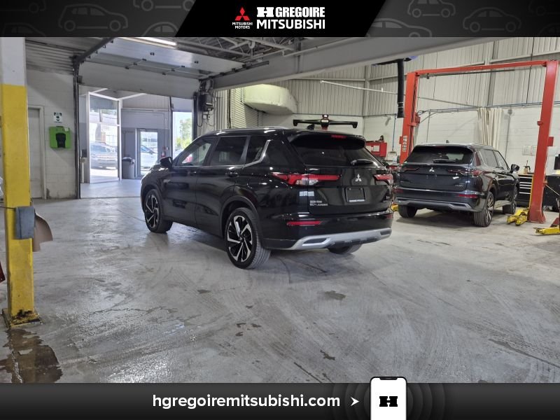 2023 Mitsubishi Outlander Plug-In Hybrid Black Saint-Eustache - photo #5
