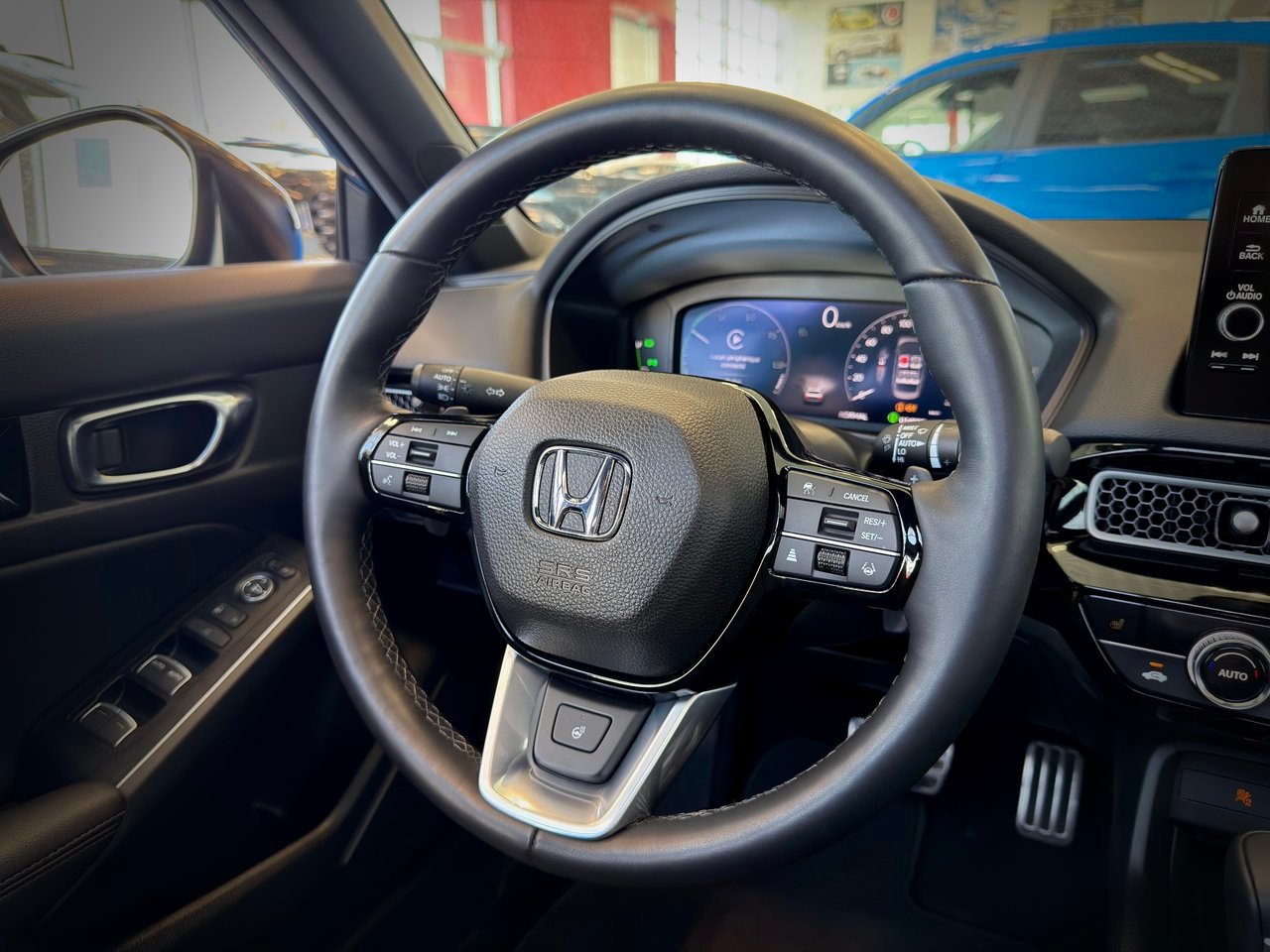 Honda Civic Sedan Hybrid 2025 Bleu Notre-Dame-des-Prairies - photo #20