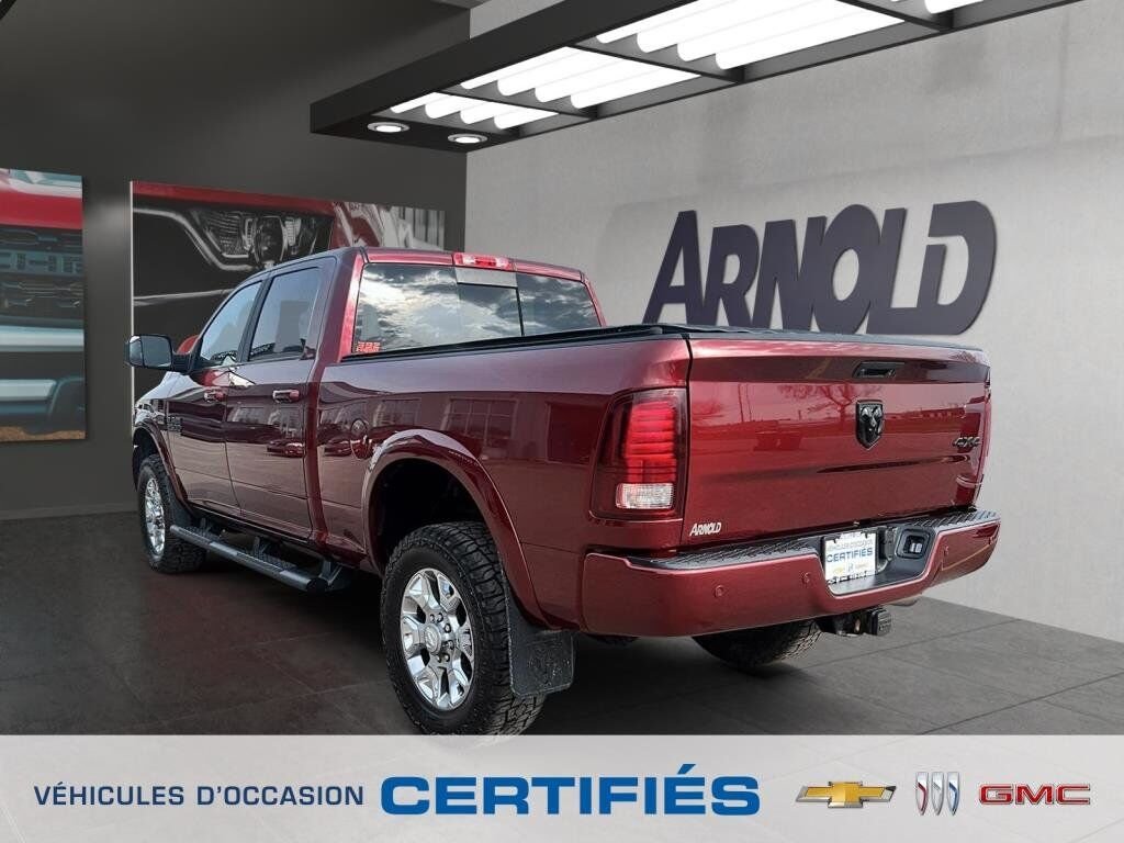 2017 Ram 2500 VIN 3C6UR5FJ9HG555161 Red Chicoutimi - photo #3