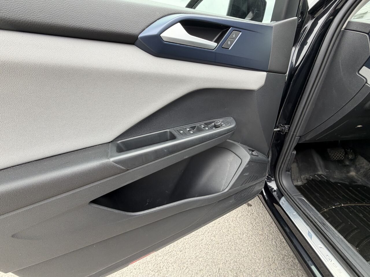 Volkswagen Taos Comfortline 4MOTION 2022 Noir Laval - photo #19