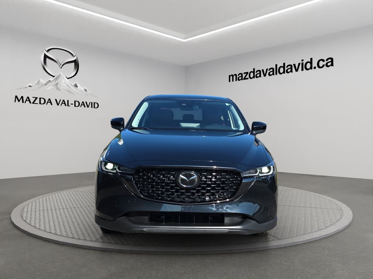 Mazda CX-5 Édition Kuro TI, sièges en cuir, Toit ouvrant, Volant chauffant 2023 Noir Val-David - photo #2