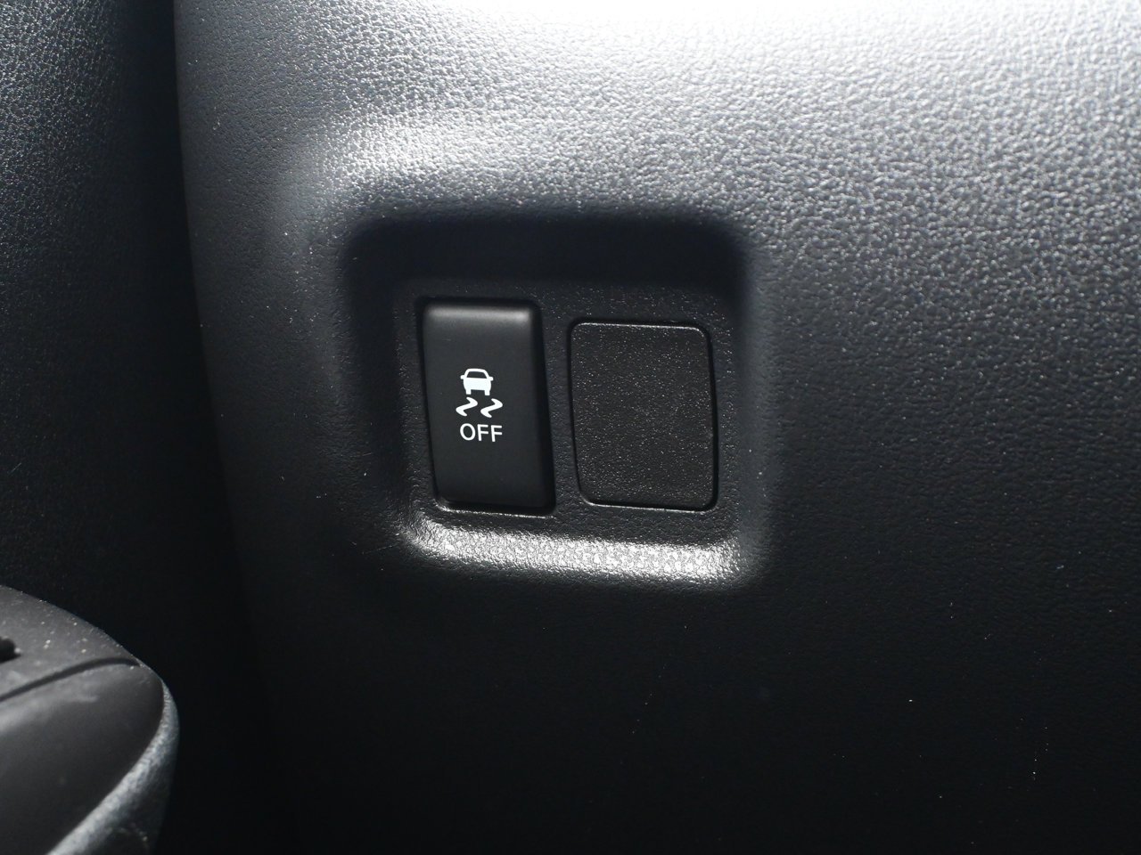2016 Nissan Versa Note 5dr HB Auto 1.6 SR White Sherwood Park - photo #18
