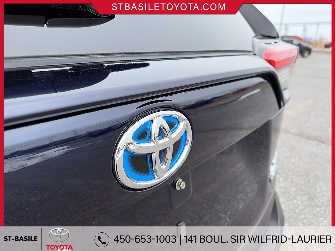 Toyota RAV4 Hybride 2023 Bleu heliographique Saint-Basile-le-Grand - photo #4