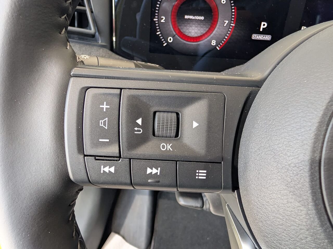 NISSAN Kicks KICKS SV 2026 Jaune yuzu métallisé/Noir intense Châteauguay - photo #19