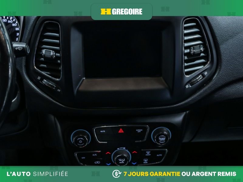 Jeep Compass 722507 | North 4x4 AUTO AC GR ELEC MAGS CAM RECULE BLUETOO 2019 Gris Laval - photo #19