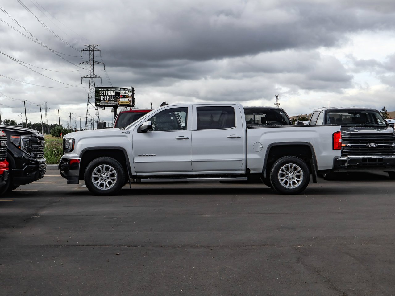 2016 GMC Sierra 1500 4WD Crew Cab 143.5 SLE White Sherwood Park - photo #4