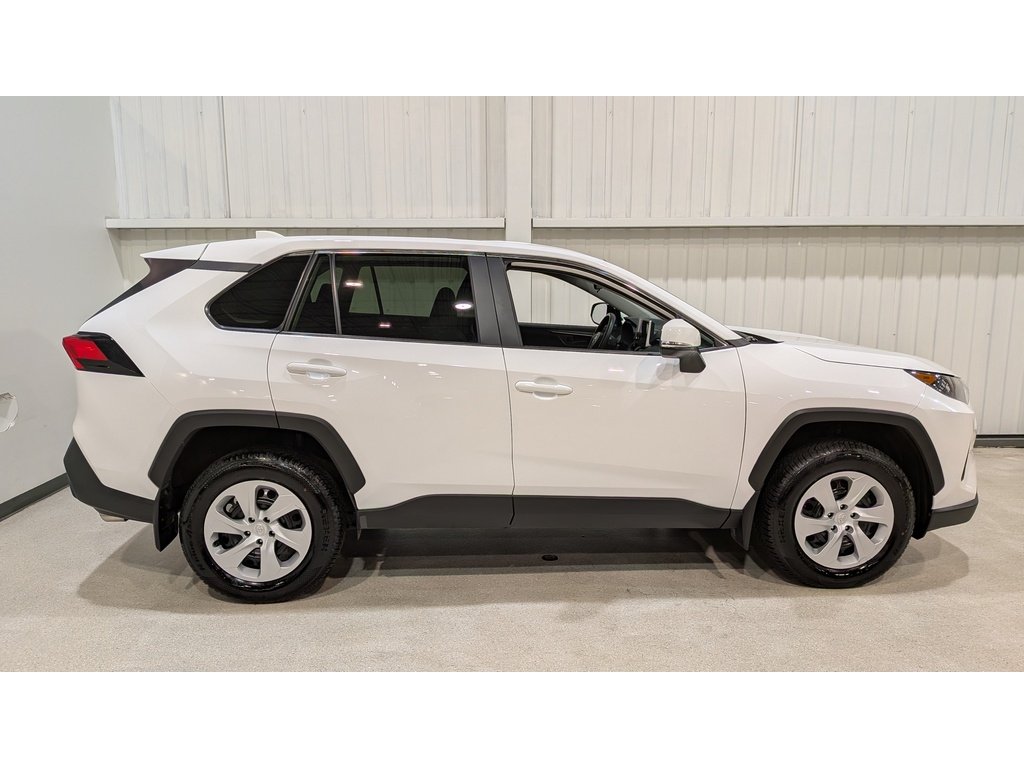 Toyota RAV4 LE AWD 2024 Blanc Val-David - photo #7