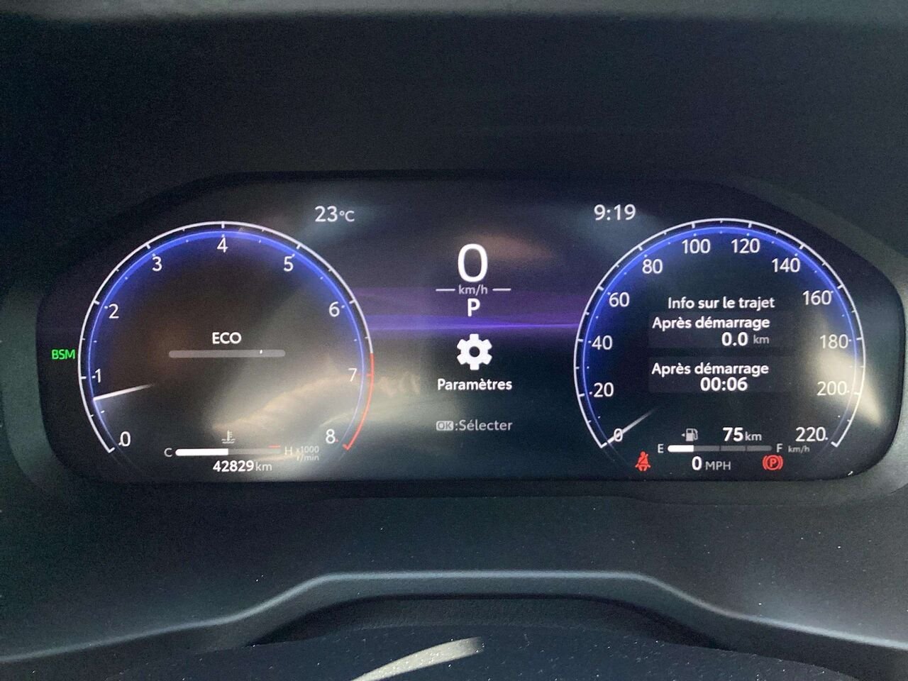 2023 TOYOTA RAV4 LIMITED AWD Black Gatineau - photo #10