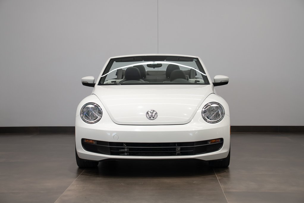 Volkswagen Beetle Trendline+ cabriolet 2 portes 2016 Blanc Kirkland - photo #1