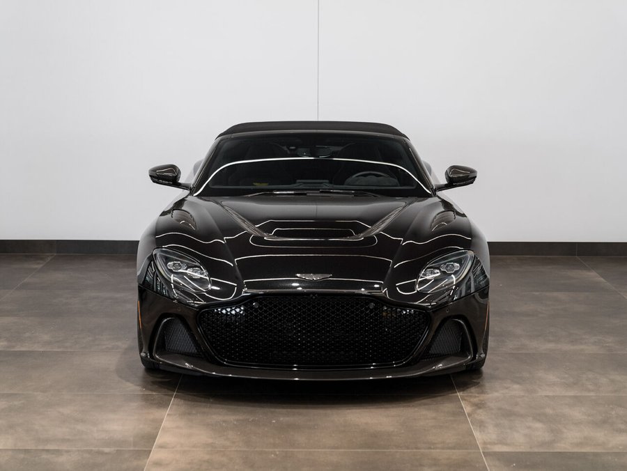 2023 Aston Martin DBS 2023