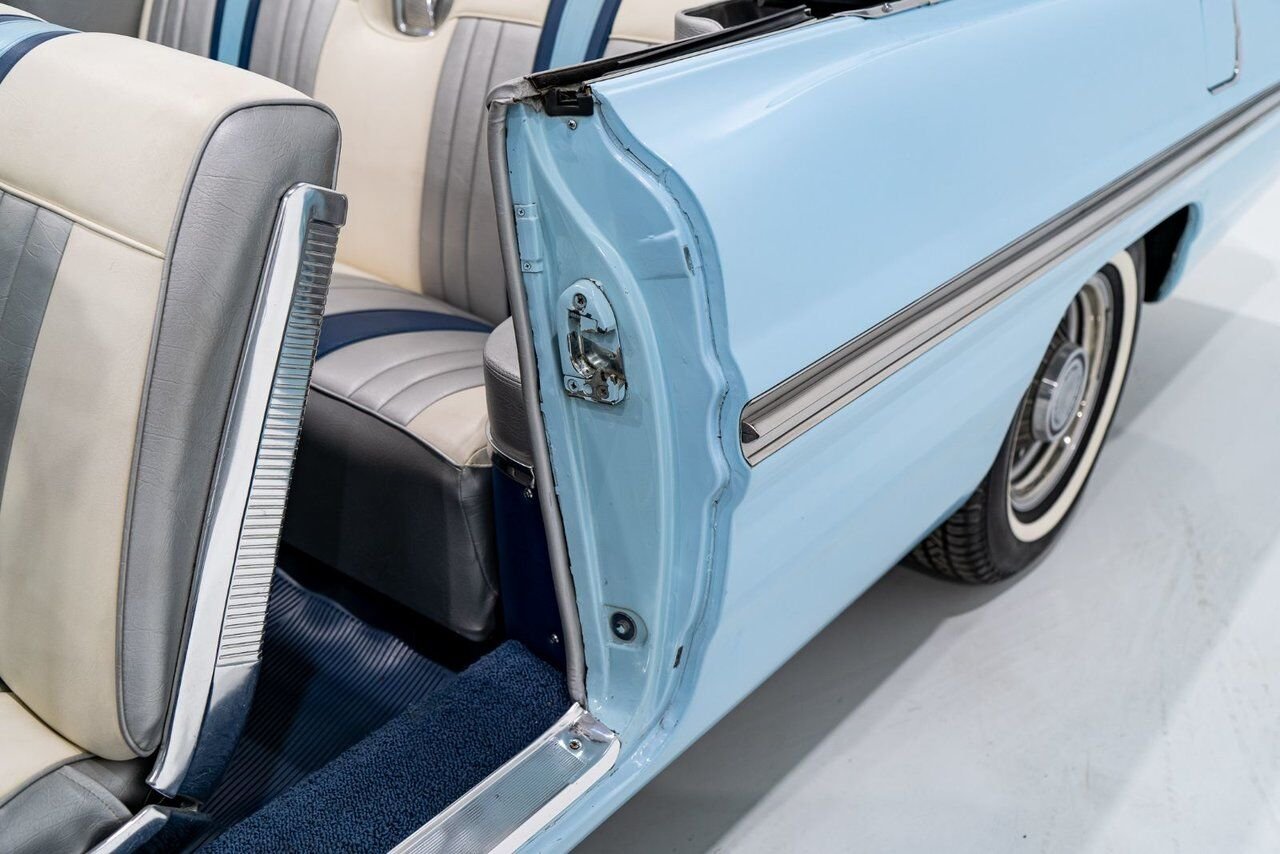 1961 Pontiac Bonneville **PRIX EN USD**C8 Suffix 389cu.in. TriPower 4 Speed Blue Montreal - photo #81