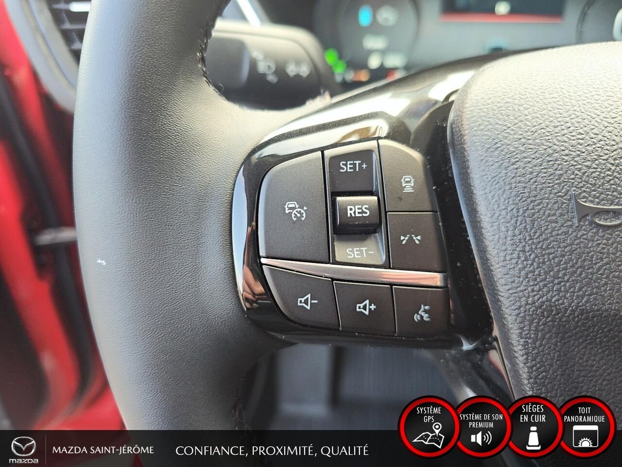 2025 Ford Escape Red Saint-Jérôme - photo #13