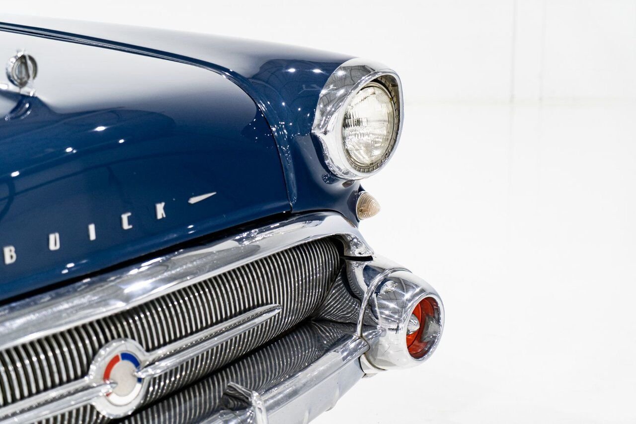 Buick Special 364/300HP NailHead 1 of only 2,056 | PRICE IN USD 1957 Bleu Montréal - photo #2