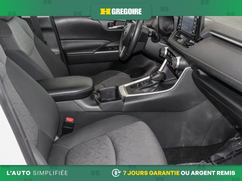 2022 Toyota Rav 4 White Laval - photo #21