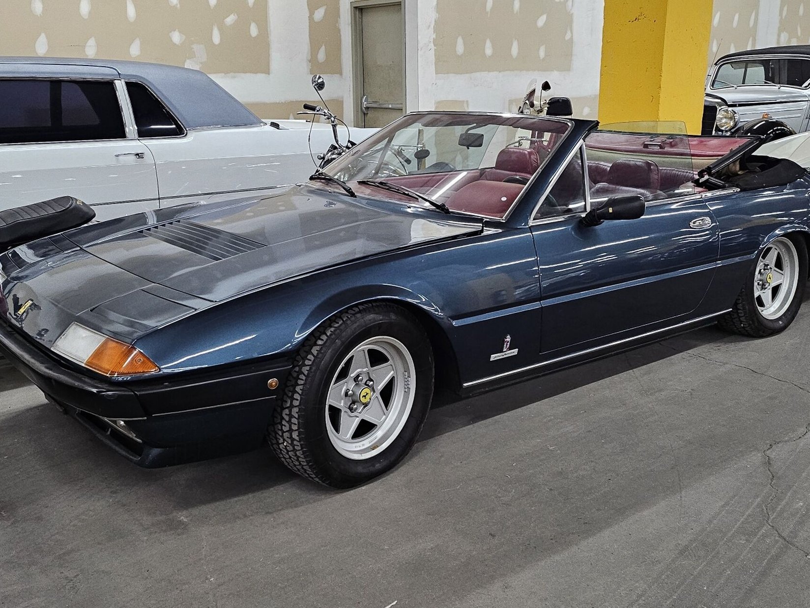 1984 Ferrari 400 i *PRIX EN USD* VOITURE EN MILES Blue Montreal - photo #0